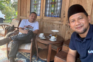 Sam HC menerima kunjungan seorang teman dari Yogyakarta